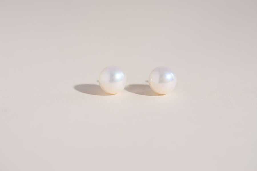 Louise Medium White Pearls