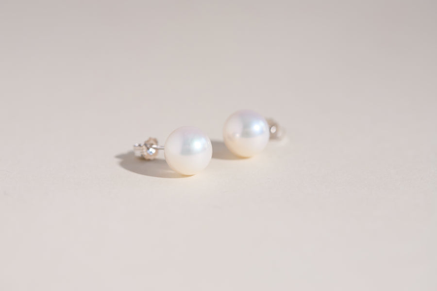 Louise Medium White Pearls
