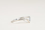 Ariana White Gold V Ring