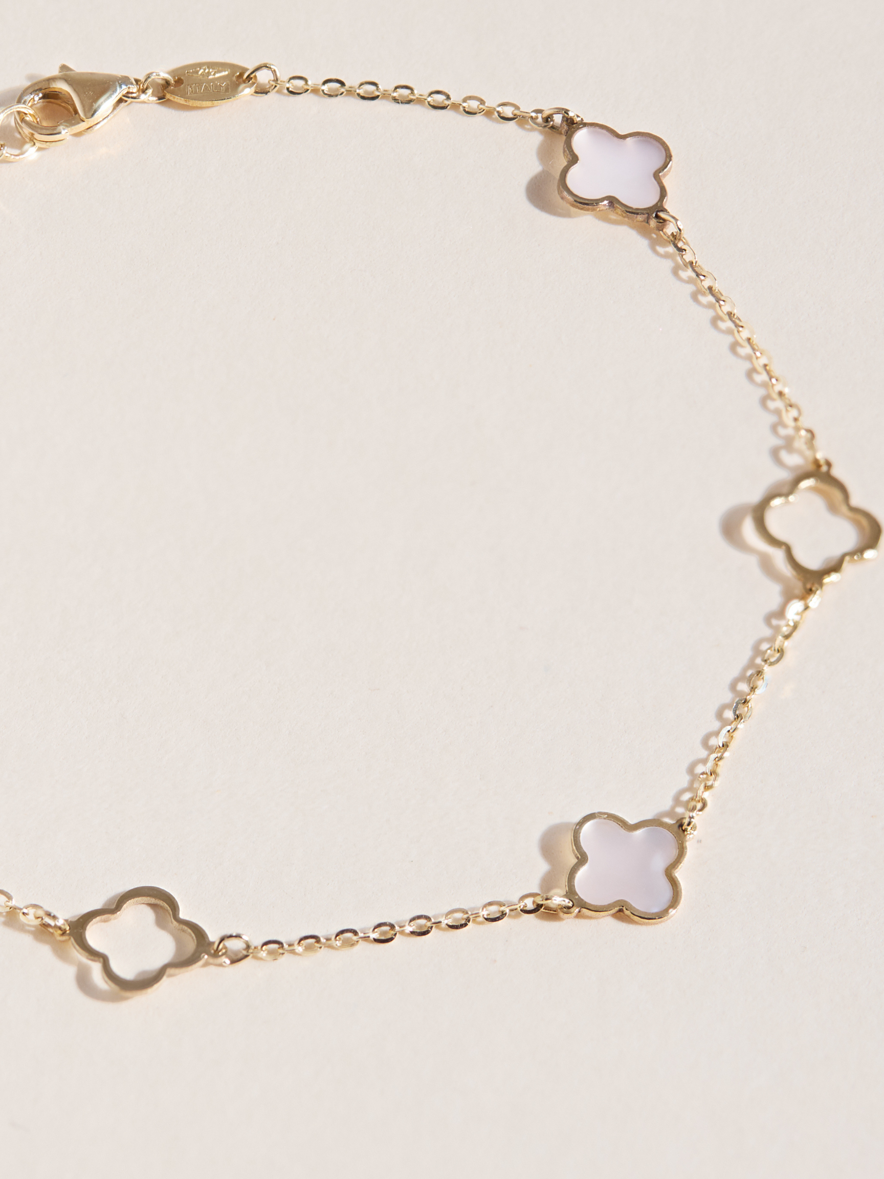 Lisa Mini Mother Of Pearl Clovers Bracelet