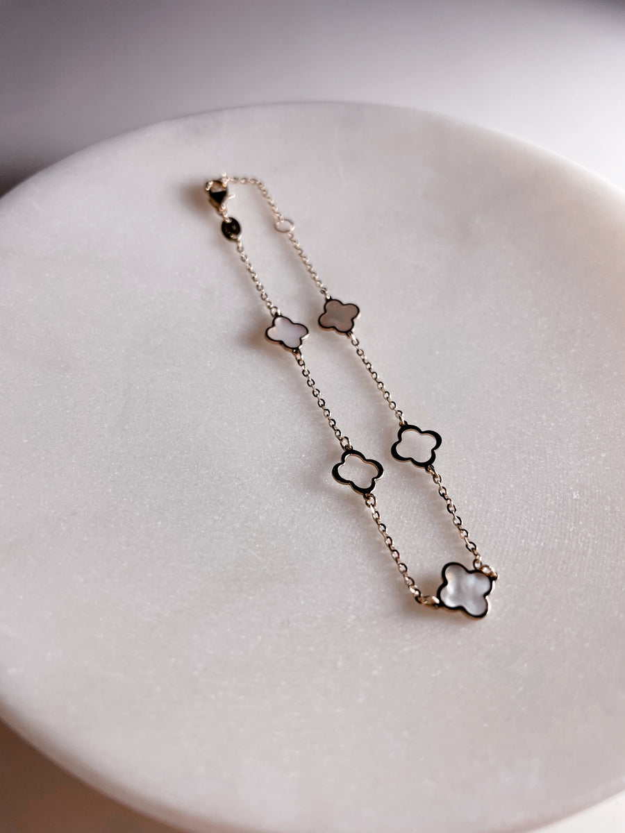 Lisa Mini Mother Of Pearl Clovers Bracelet