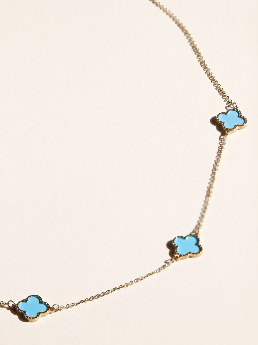 Collier Lily avec trèfles turquoises