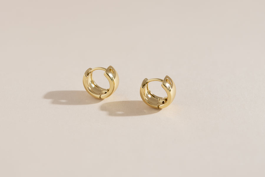 Boucles d'oreilles Vivianne Huggies audacieuses