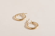 Boucles d'oreilles Yasmine anneaux légères petit format