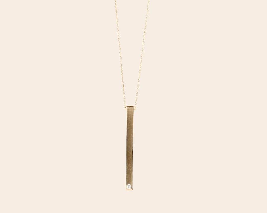 Avery Sparkling Bar Necklace