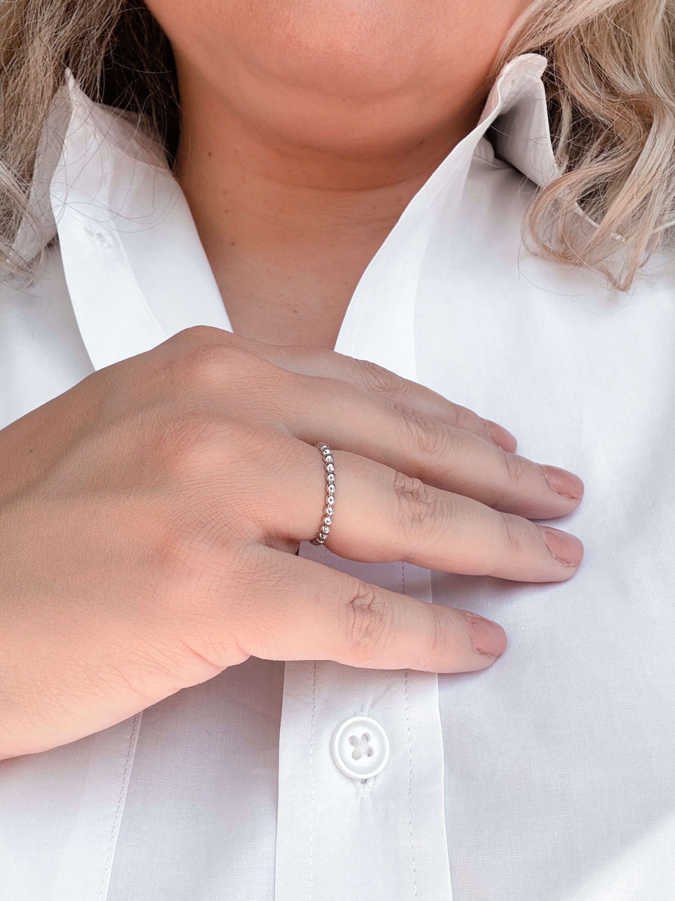 Selena White Gold Dot Ring