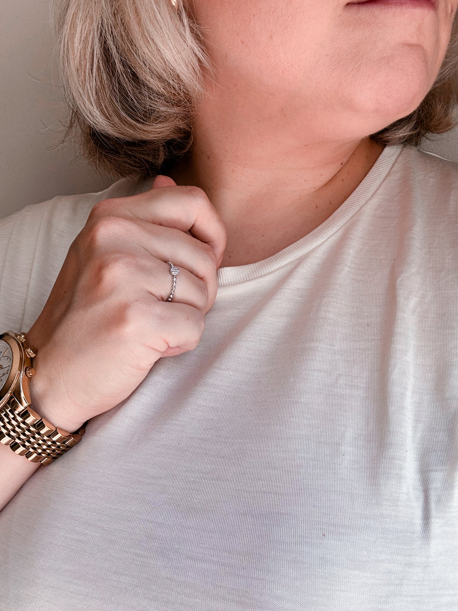 Taylor white gold dot flower ring