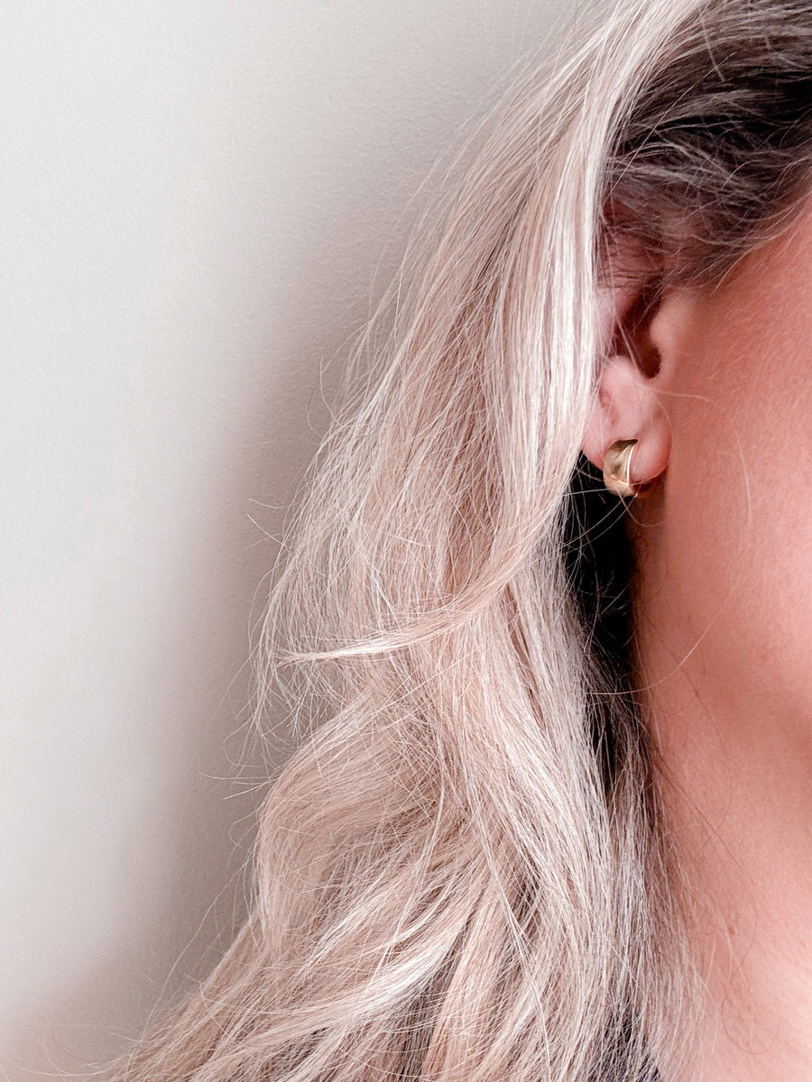Boucles d'oreilles Vivianne Huggies audacieuses